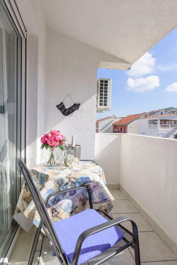 Apartments Mirjana Trogir Luaran gambar